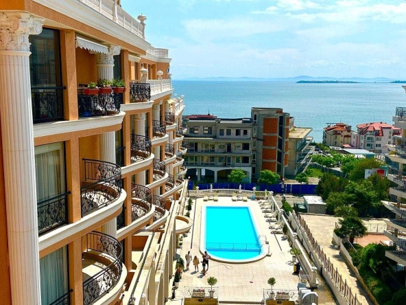 Тристаен апартамент в Свети Влас - 94 кв.м за 1809 €/кв.м - Снимка #1