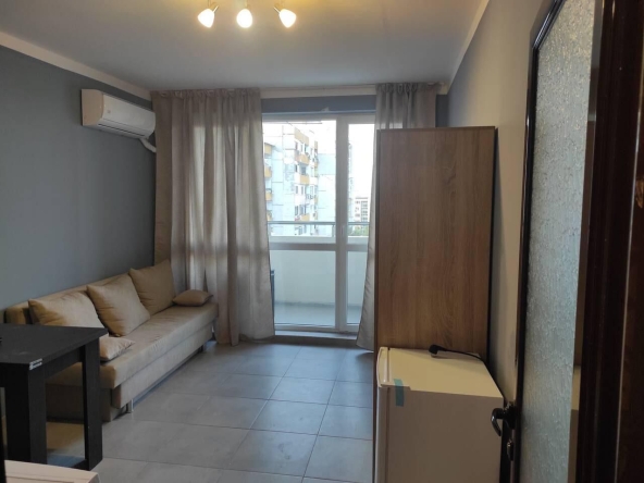 Дава се под наем Едностаен апартамент в Бургас, Меден рудник - зона А - 32 кв.м за 255 € - Снимка #1