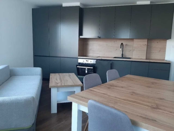 Дава се под наем Тристаен апартамент в Пловдив, Кършияка - 70 кв.м за 500 € - Снимка #1