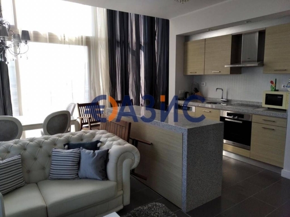 Тристаен апартамент в Обзор - 360 кв.м за 425 €/кв.м - Снимка #1