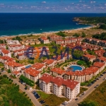 Тристаен апартамент в Созопол - 91 кв.м за 1070 €/кв.м - Снимка #1