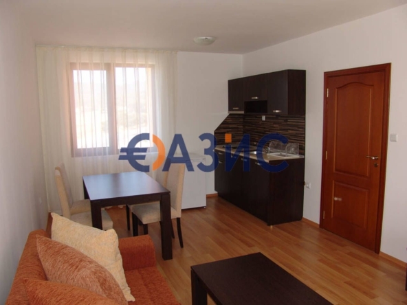 Двустаен апартамент в к.к. Слънчев бряг - 60 кв.м за 1115 €/кв.м - Снимка #1