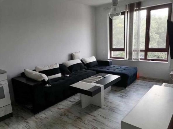 Дава се под наем Двустаен апартамент в Пловдив, Гагарин - 60 кв.м за 298.86 € - Снимка #1