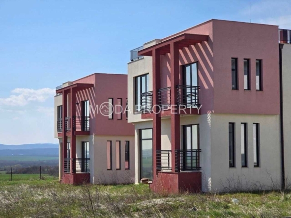 Къща в с. Кошарица, Област Бургас - 110 кв.м за 1066 €/кв.м - Снимка #1