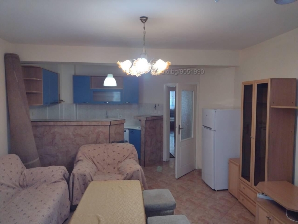 Дава се под наем Тристаен апартамент в Пловдив, Младежки Хълм - 100 кв.м за 479.4 € - Снимка #1