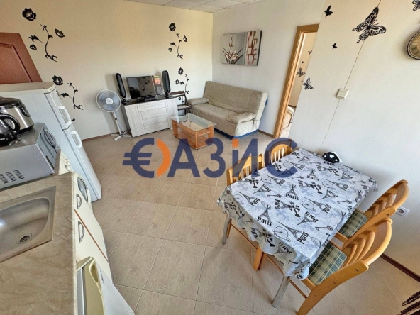 Тристаен апартамент в к.к. Слънчев бряг - 77 кв.м за 975 €/кв.м - Снимка #1