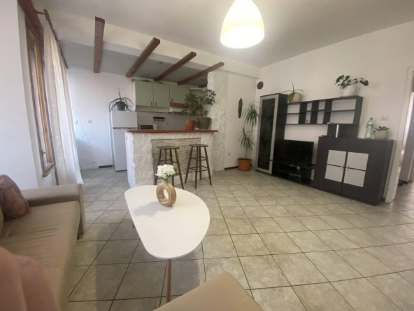 Дава се под наем Тристаен апартамент в Пловдив, Мараша - 100 кв.м за 510 € - Снимка #1