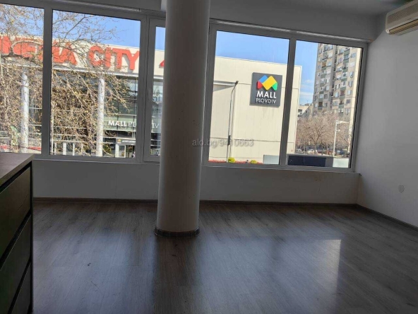 Дава се под наем Офис в Пловдив, Христо Смирненски - 100 кв.м за 1020 € - Снимка #1