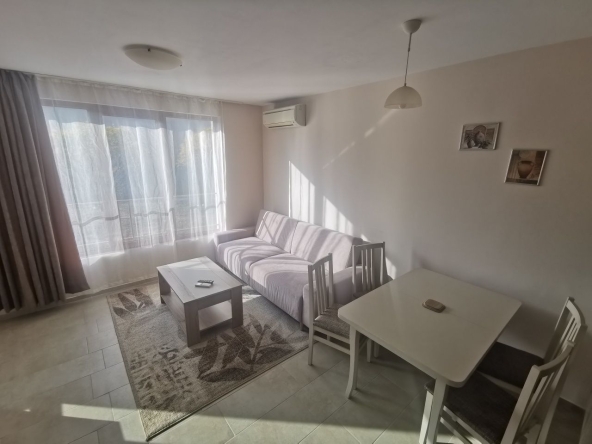 Дава се под наем Двустаен апартамент в Варна, Цветен квартал - 60 кв.м за 484.5 € - Снимка #1