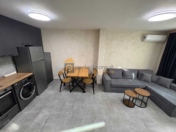 Дава се под наем Двустаен апартамент в Пловдив, Център - 64 кв.м за 375 € - Снимка #1