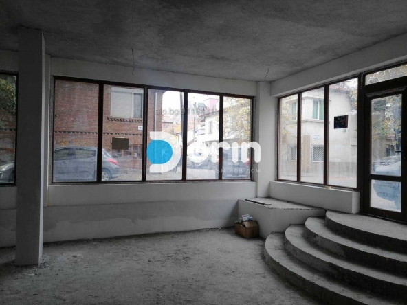 Магазин в Пловдив, Южен - 148 кв.м за 859 €/кв.м - Снимка #1