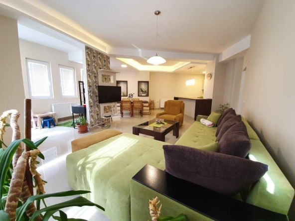 Дава се под наем Тристаен апартамент в Пловдив, Остромила - 88 кв.м за 402.9 € - Снимка #1