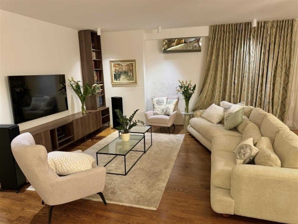 Дава се под наем Двустаен апартамент в Пловдив, Христо Смирненски - 69 кв.м за 300.9 € - Снимка #1