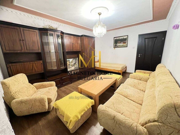 Дава се под наем Двустаен апартамент в Бургас, Лазур - 70 кв.м за 331.5 € - Снимка #1