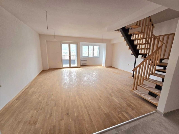 Дава се под наем Мезонет в Пловдив, Център - 76 кв.м за 280.5 € - Снимка #1