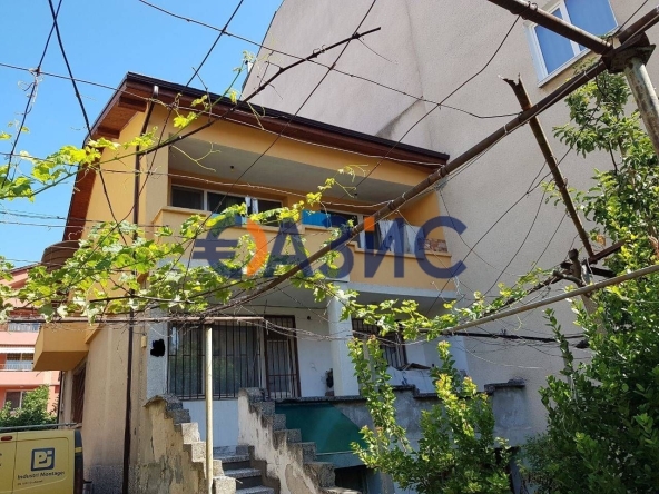 Тристаен апартамент в Несебър - 67 кв.м за 1732 €/кв.м - Снимка #1