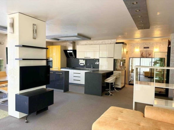 Дава се под наем Тристаен апартамент в София, Манастирски ливади - 188 кв.м за 1250 € - Снимка #1