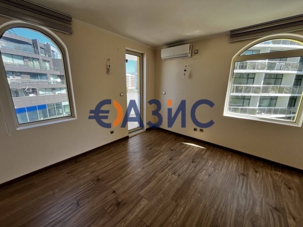 Тристаен апартамент в к.к. Слънчев бряг - 84 кв.м за 1125 €/кв.м - Снимка #1