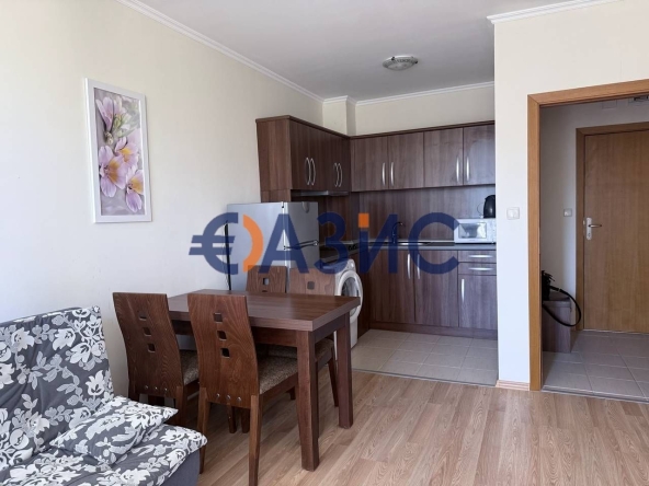 Двустаен апартамент в к.к. Слънчев бряг - 59 кв.м за 1111 €/кв.м - Снимка #1
