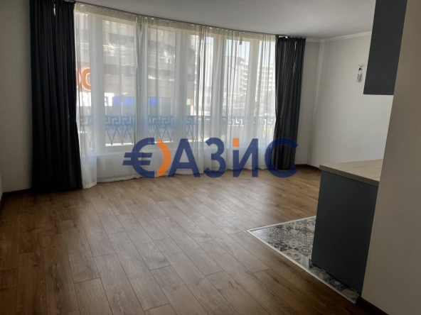 Двустаен апартамент в к.к. Слънчев бряг - 71 кв.м за 1175 €/кв.м - Снимка #1