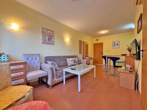 Двустаен апартамент в к.к. Слънчев бряг - 46 кв.м за 1229 €/кв.м - Снимка #1