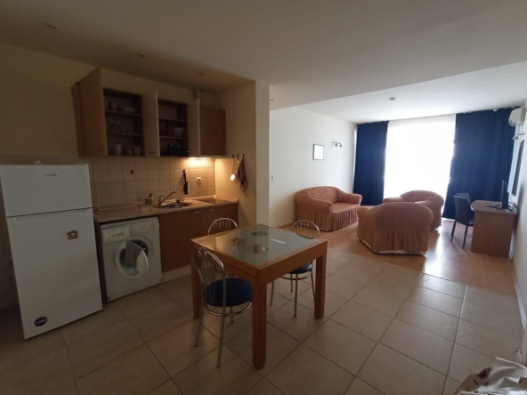 Дава се под наем Двустаен апартамент в к.к. Слънчев бряг - 95 кв.м за 510 € - Снимка #1