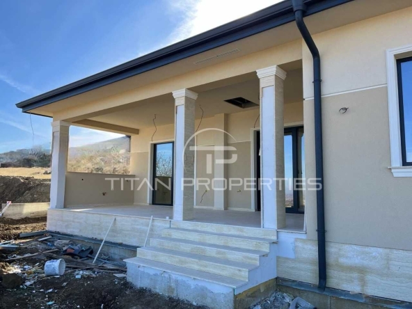 Къща в с. Брестник, Област Пловдив - 196 кв.м за 1353 €/кв.м - Снимка #1