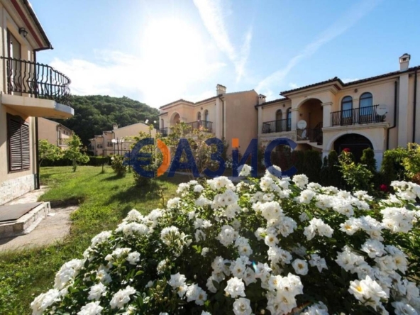 Тристаен апартамент в к.к. Елените - 72 кв.м за 925 €/кв.м - Снимка #1