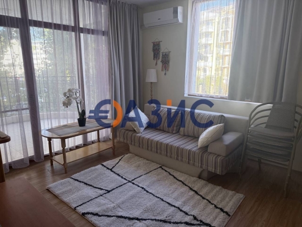 Двустаен апартамент в к.к. Слънчев бряг - 60 кв.м за 1225 €/кв.м - Снимка #1