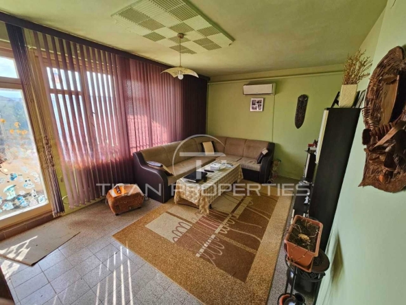 Къща в с. Йоаким Груево, Област Пловдив - 400 кв.м за 450 €/кв.м - Снимка #1