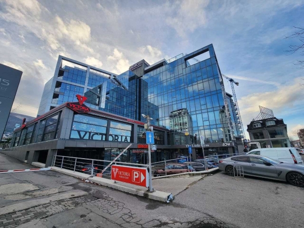 Дава се под наем Офис в София, Малинова долина - 565 кв.м за 5650 € - Снимка #1