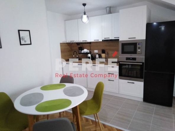 Дава се под наем Двустаен апартамент в Бургас, Център - 48 кв.м за 408 € - Снимка #1