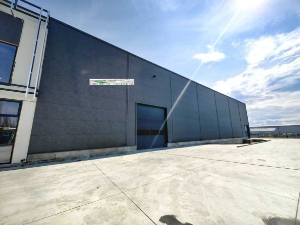 Склад в Пловдив, Индустриална зона - Север - 1110 кв.м за 982 €/кв.м - Снимка #1