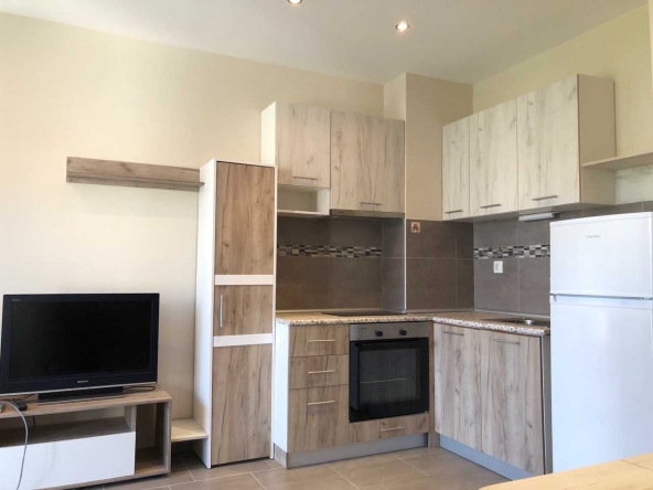 Дава се под наем Едностаен апартамент в София, Студентски град - 43 кв.м за 351.9 € - Снимка #1