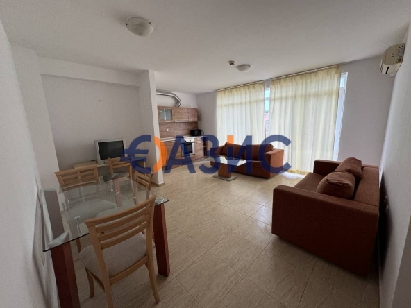 Двустаен апартамент в к.к. Слънчев бряг - 69 кв.м за 943 €/кв.м - Снимка #1