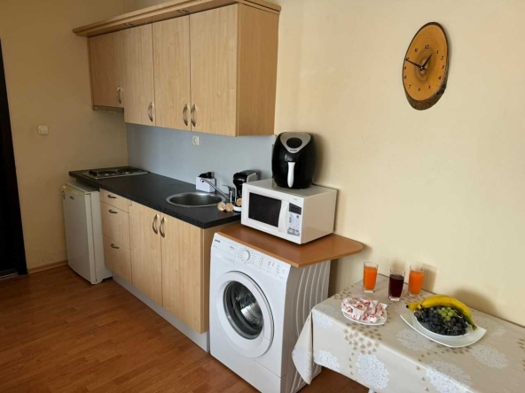 Дава се под наем Двустаен апартамент в Свети Влас - 55 кв.м за 250 € - Снимка #1