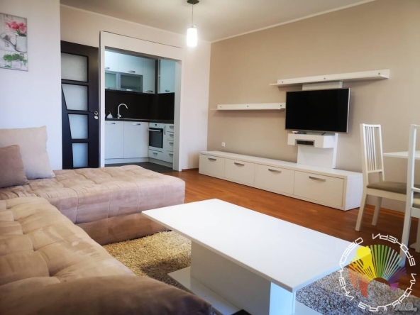 Дава се под наем Двустаен апартамент в Бургас, Славейков - 76 кв.м за 408 € - Снимка #1