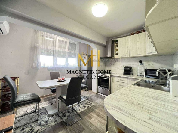 Дава се под наем Тристаен апартамент в Бургас, Славейков - 70 кв.м за 663 € - Снимка #1