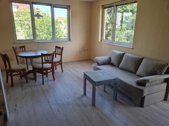 Дава се под наем Двустаен апартамент в Пловдив, Младежки Хълм - 62 кв.м за 390 € - Снимка #1