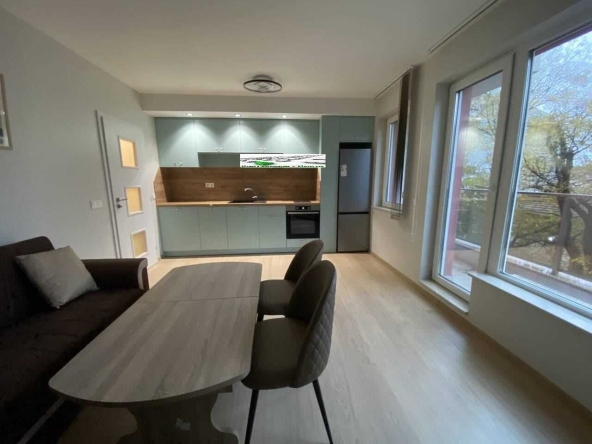 Дава се под наем Двустаен апартамент в Пловдив, Център - 65 кв.м за 510 € - Снимка #1