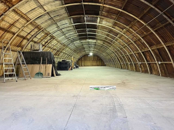 Дава се под наем Склад в Пловдив, Индустриална зона - Юг - 350 кв.м за 765 € - Снимка #1