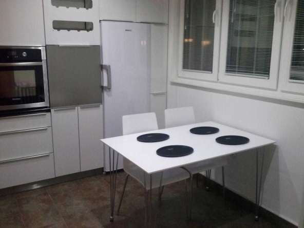 Дава се под наем Двустаен апартамент в София, Гео Милев - 57 кв.м за 408 € - Снимка #1