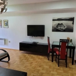 Дава се под наем Двустаен апартамент в София, Гоце Делчев - 65 кв.м за 408 € - Снимка #1