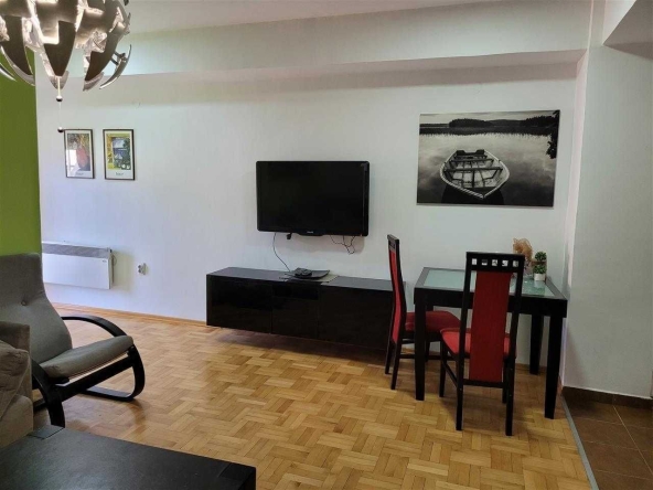 Дава се под наем Двустаен апартамент в София, Гоце Делчев - 65 кв.м за 408 € - Снимка #1