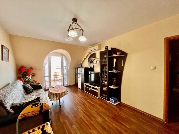 Тристаен апартамент в Бургас, Меден рудник - зона А - 90 кв.м за 945 €/кв.м - Снимка #1
