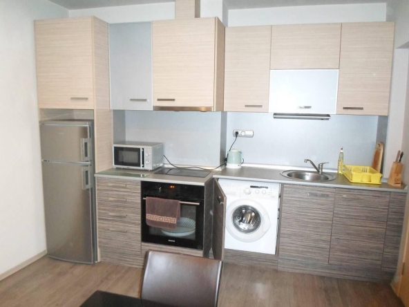 Дава се под наем Тристаен апартамент в Бургас, Лазур - 70 кв.м за 459 € - Снимка #1