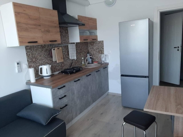 Дава се под наем Двустаен апартамент в Бургас, Зорница - 50 кв.м за 561 € - Снимка #1