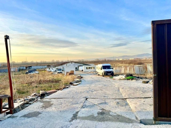 Дава се под наем Парцел в София, Лозенец - 3000 кв.м за 1000 € - Снимка #1
