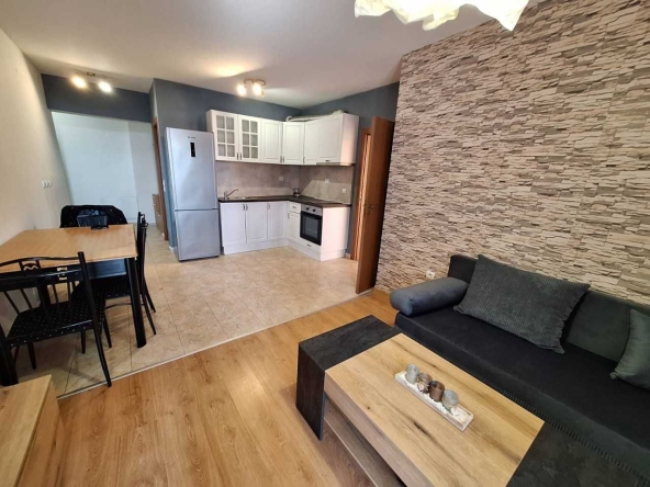 Тристаен апартамент в Пловдив, Гагарин - 100 кв.м за 1549 €/кв.м - Снимка #1