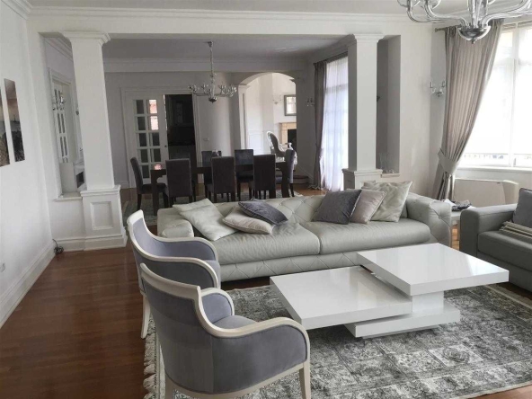 Дава се под наем Тристаен апартамент в Бургас, Славейков - 86 кв.м за 280.5 € - Снимка #1